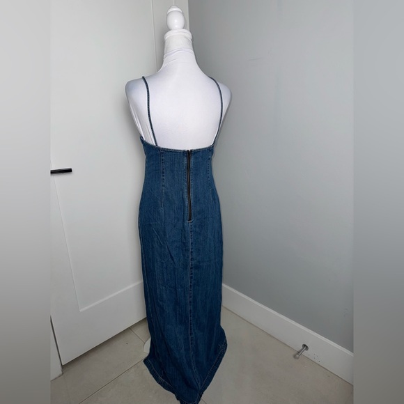 Alice + Olivia Julietta Denim Midi-Dress/Size 6 - Picture 7 of 12